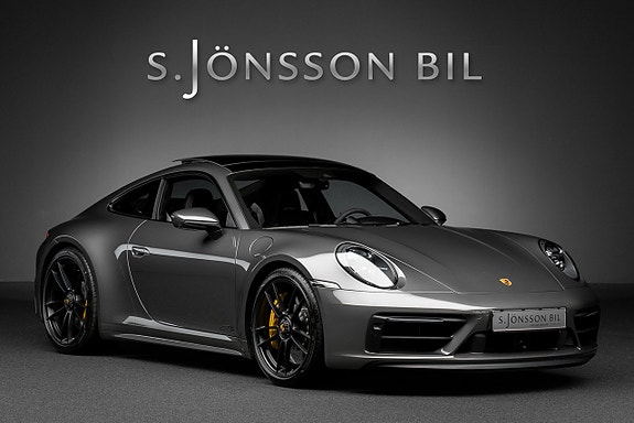 Porsche 911 Carrera 4 GTS