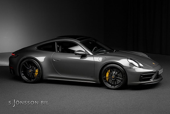 Porsche 911 Carrera 4 GTS 6 of 22