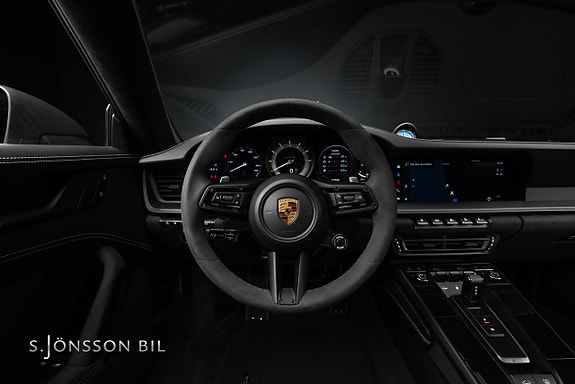 Porsche 911 Carrera 4 GTS 21 of 22