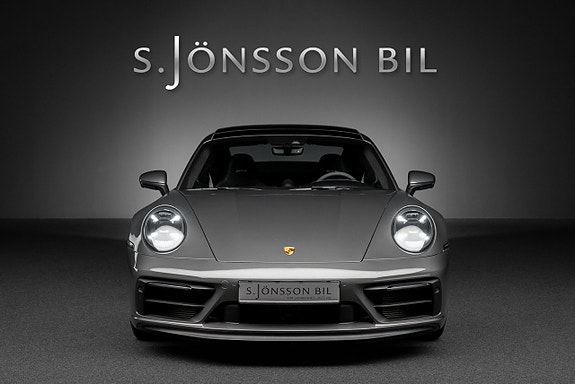 Porsche 911 Carrera 4 GTS 4 of 22