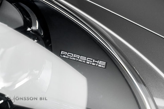 Porsche 911 Carrera 4 GTS 10 of 22