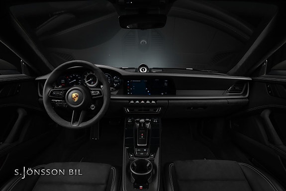 Porsche 911 Carrera 4 GTS 13 of 22
