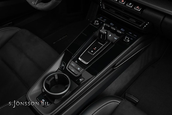 Porsche 911 Carrera 4 GTS 16 of 22