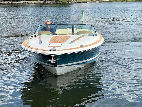 Chris Craft Corsair 25 2007 Volvo Penta 5,7 GI/SP 4 of 12
