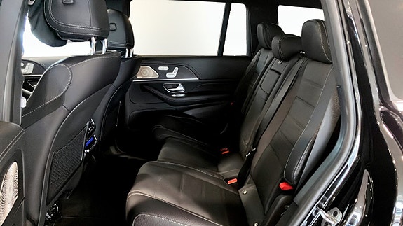 Mercedes-Benz GLS450 5 of 9