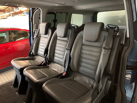 Ford Custom Tourneo 8 of 15