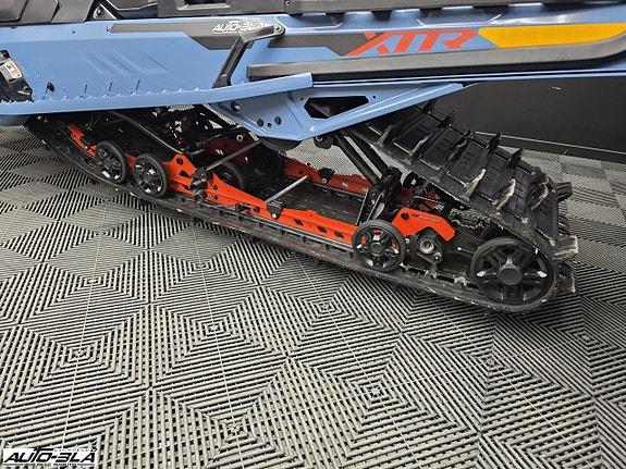 Ski-Doo (DEMO)Expedition Xtreme 850 E-TEC 154in3900mm 1.8in 46mm Cobra SilentD80 Electric 3 of 5