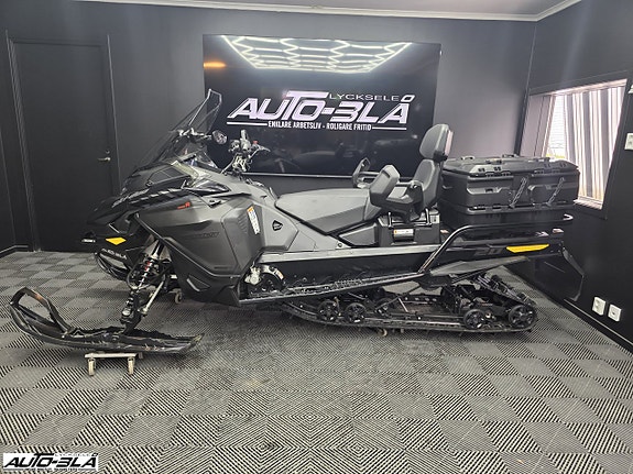 Ski-Doo Expedition SE 900 ACE Turbo R 4 of 8