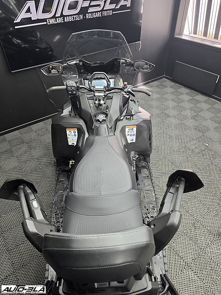 Ski-Doo Expedition SE 900 ACE Turbo R 6 of 8