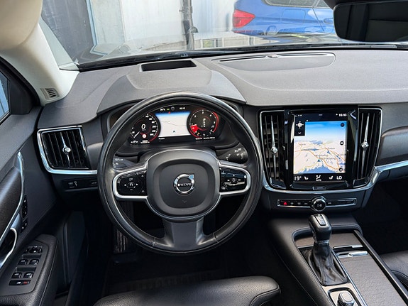 Volvo V90 Cross Country 9 of 19