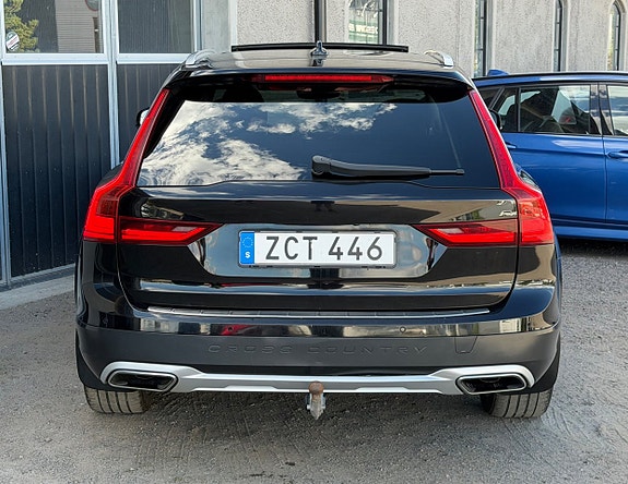 Volvo V90 Cross Country 6 of 19