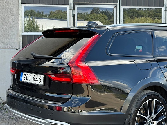 Volvo V90 Cross Country 5 of 19