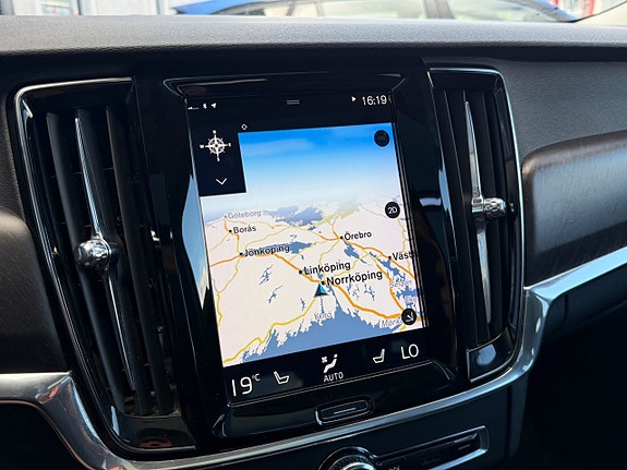 Volvo V90 Cross Country 14 of 19