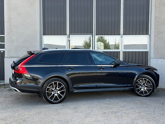 Volvo V90 Cross Country 3 of 19