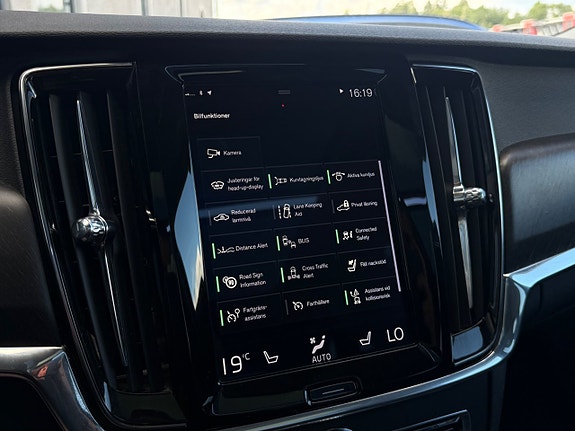 Volvo V90 Cross Country 18 of 19