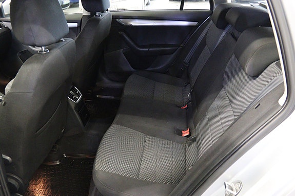 Skoda Octavia 8 of 13