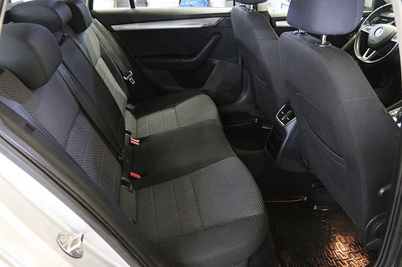 Skoda Octavia 10 of 13