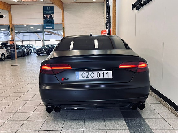Audi S8 5 of 24