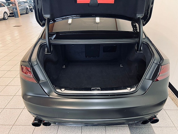 Audi S8 24 of 24