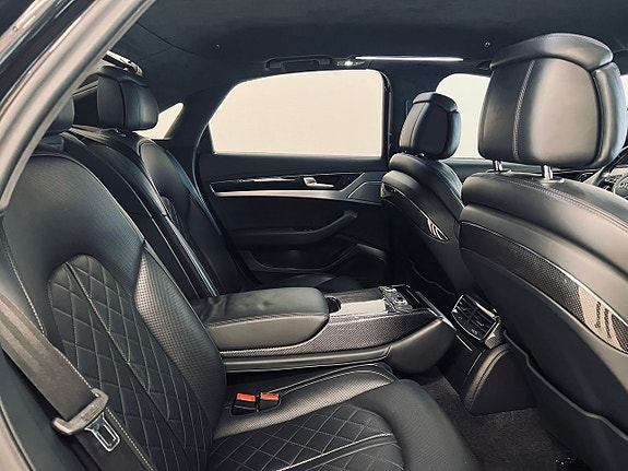 Audi S8 9 of 24