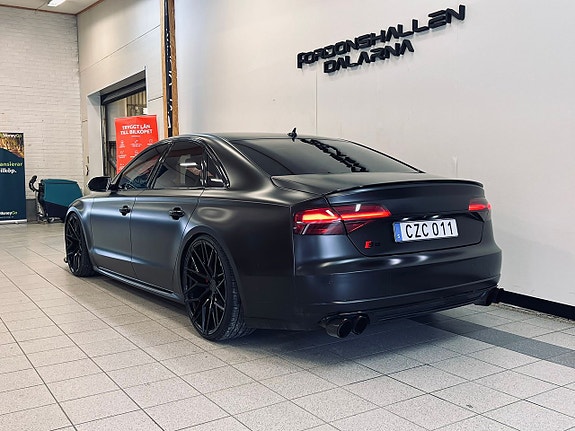 Audi S8 6 of 24