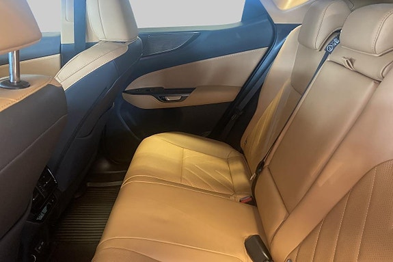 Lexus NX450h+ 9 of 11