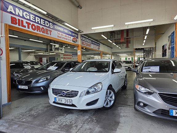 Volvo S60 2 of 14