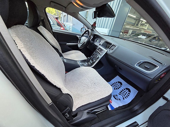 Volvo S60 8 of 14