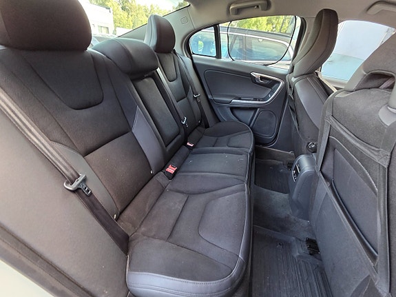 Volvo S60 11 of 14