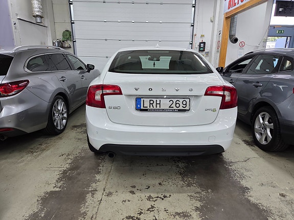 Volvo S60 7 of 14
