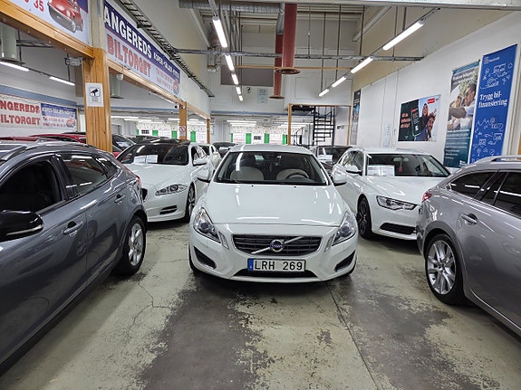 Volvo S60 3 of 14