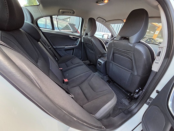 Volvo S60 10 of 14