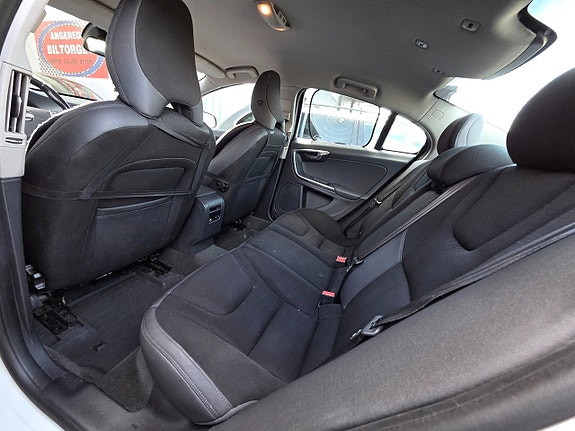 Volvo S60 12 of 14