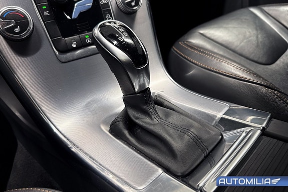 Volvo XC60 17 of 25