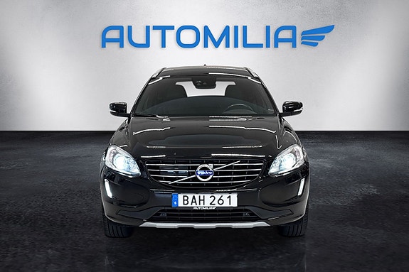 Volvo XC60 2 of 25