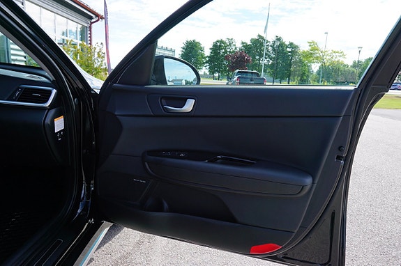 Kia Optima 25 of 30