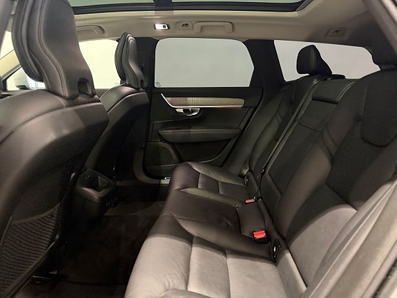 Volvo V90 Cross Country 8 of 18
