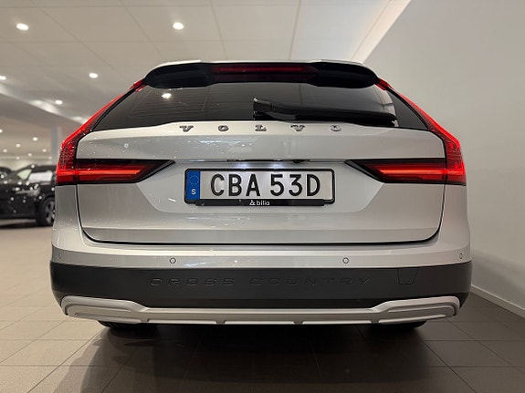 Volvo V90 Cross Country 6 of 18