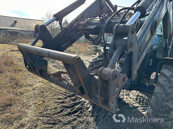 Traktor New Holland 7740 + Frontlastare 15 of 27