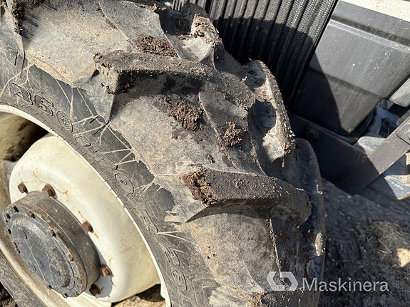 Traktor New Holland 7740 + Frontlastare 21 of 27
