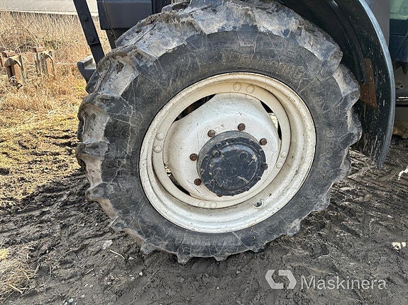 Traktor New Holland 7740 + Frontlastare 9 of 27