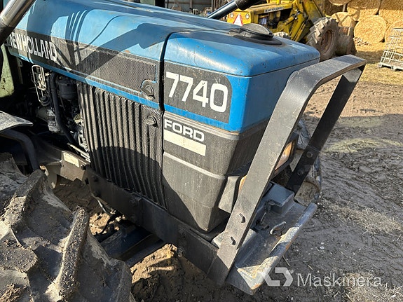 Traktor New Holland 7740 + Frontlastare 22 of 27