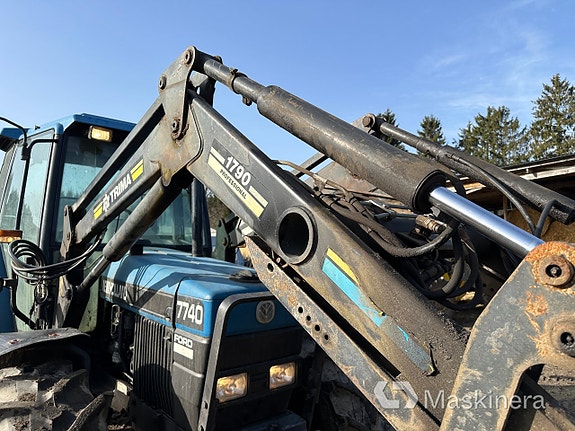 Traktor New Holland 7740 + Frontlastare 18 of 27