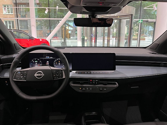 Nissan Leaf 5 of 9