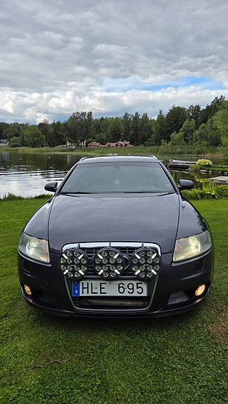 Audi A6 2 of 17