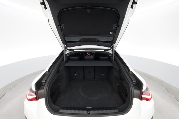 BMW i4 26 of 28