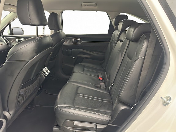 Kia Sorento 26 of 30