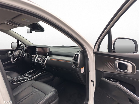 Kia Sorento 25 of 30