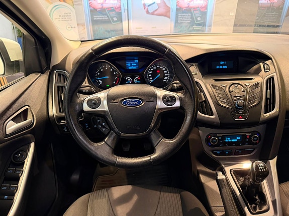 Ford Focus 10 of 24