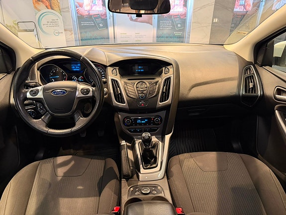 Ford Focus 9 of 24
